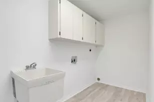 124 Sharwood Dr, Naples, FL 34110 - Photo 16