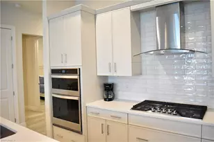 9175 Cayman Dr, Naples, FL 34114 - Photo 14