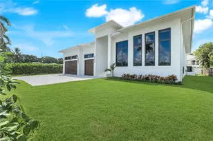 1248 13th Ave N, Naples, FL 34102 - Photo 2