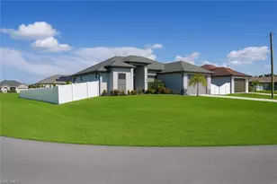 1137 NE 4th Ave, Cape Coral, FL 33909 - Photo 2