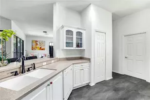 178 Vintage Cir, Naples, FL 34119 - Photo 10