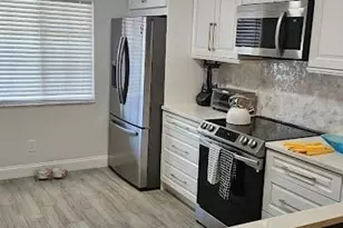 7756 Jewel Ln, Naples, FL 34109 - Photo 4