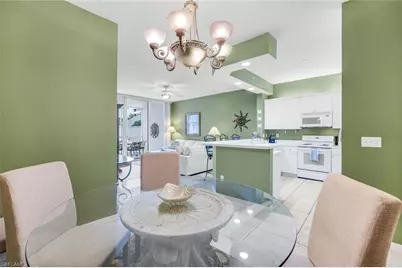 460 Launch Cir #202, Naples, FL 34108 - Photo 8