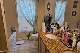 199 Leawood Cir, Naples, FL 34104 - Photo 10