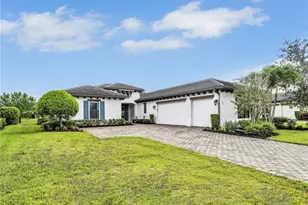 2079 Antigua Ln N, Naples, FL 34120 - Photo 2