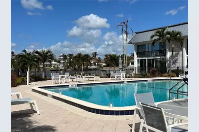 333 Harbour Dr #106, Naples, FL 34103 - Photo 6