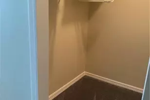 210 Vintage Cir, Naples, FL 34119 - Photo 16