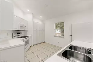 12340 Notting Hill Ln, Bonita Springs, FL 34135 - Photo 10