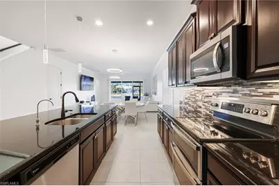 3275 Pilot Cir, Naples, FL 34120 - Photo 10