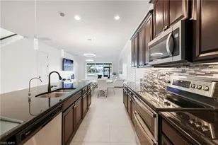 3275 Pilot Cir, Naples, FL 34120 - Photo 10