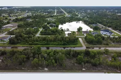 911 Foxdale Ave, Lehigh Acres, FL 33974 - Photo 2