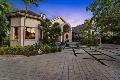 2755 Lantern Ln, Naples, FL 34102 - Photo 2