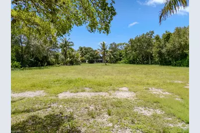 172 Hickory Rd, Naples, FL 34108 - Photo 6