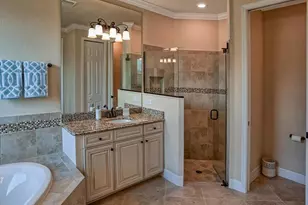 2850 Aviamar Cir, Naples, FL 34114 - Photo 14
