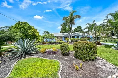 27640 Michigan St, Bonita Springs, FL 34135 - Photo 6