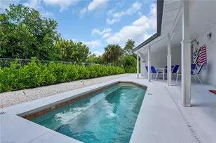 2048 Holiday Ln, Naples, FL 34104 - Photo 26