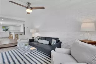 2048 Holiday Ln, Naples, FL 34104 - Photo 12