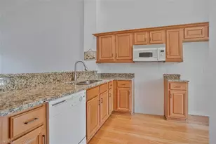 6225 Wilshire Pines Cir, Naples, FL 34109 - Photo 10