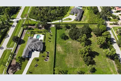 5458 Cherry Wood Dr, Naples, FL 34119 - Photo 4