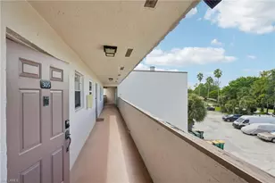 499 Forest Lakes Blvd, Naples, FL 34105 - Photo 2