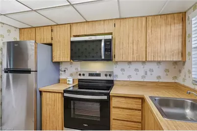 499 Forest Lakes Blvd #305, Naples, FL 34105 - Photo 6