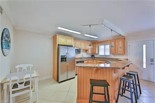 1100 Gulf Shore Blvd N, Naples, FL 34102 - Photo 12