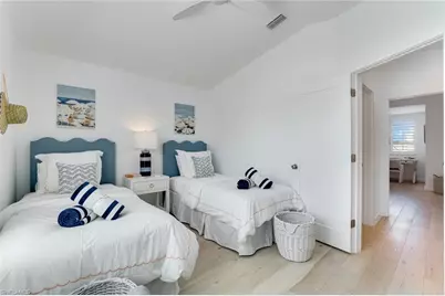 8345 Excalibur Cir #M4, Naples, FL 34108 - Photo 12