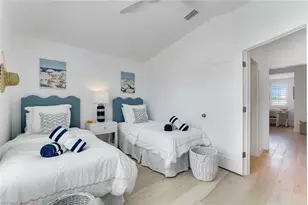 8345 Excalibur Cir, Naples, FL 34108 - Photo 12