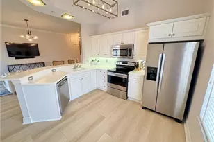 401 Bayfront Pl, Naples, FL 34102 - Photo 6