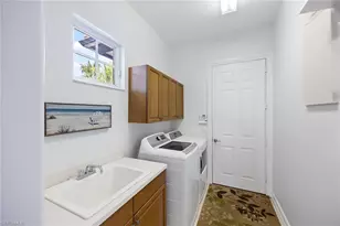 8902 Shenendoah Cir, Naples, FL 34113 - Photo 20