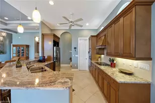 8902 Shenendoah Cir, Naples, FL 34113 - Photo 10