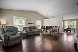 12421 Eagle Pointe Cir, Fort Myers, FL 33913 - Photo 12
