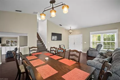 12421 Eagle Pointe Cir, Fort Myers, FL 33913 - Photo 10