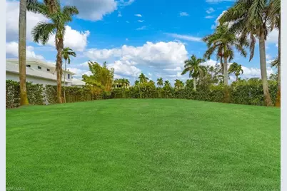 421 Bow Line Dr, Naples, FL 34103 - Photo 2