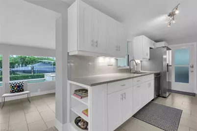 2048 Harbor Ln, Naples, FL 34104 - Photo 8