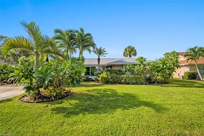 212 Willowick Dr, Naples, FL 34110 - Photo 2