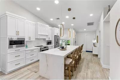 754 Wiggins Bay Dr, Naples, FL 34110 - Photo 4