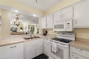 1051 Foxfire Ln, Naples, FL 34104 - Photo 8