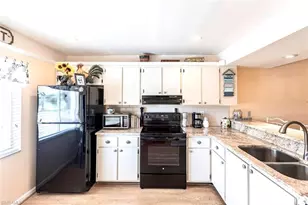 185 Penny Ln, Naples, FL 34112 - Photo 8