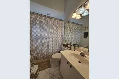 500 Windsor Sq #5-201, Naples, FL 34104 - Photo 4