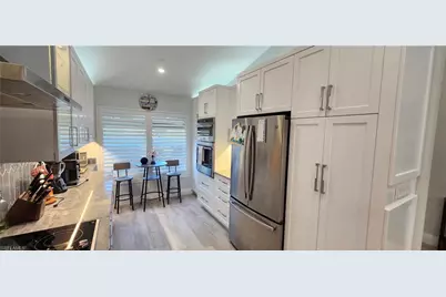 421 Kings Way, Naples, FL 34104 - Photo 8