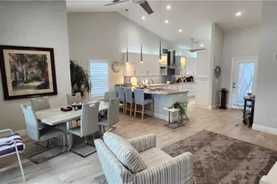 421 Kings Way, Naples, FL 34104 - Photo 4