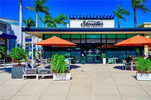 559 Beachwalk Cir, Naples, FL 34108 - Photo 36