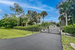 328 16th Ave NW, Naples, FL 34120 - Photo 6