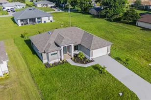 1417 NE 17th Ave, Cape Coral, FL 33909 - Photo 6