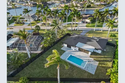 112 Bayshore Dr, Cape Coral, FL 33904 - Photo 6