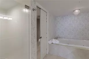 6849 Grenadier Blvd, Naples, FL 34108 - Photo 22