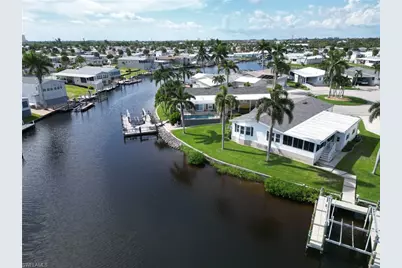 17741 Canal Cove Ct, Fort Myers Beach, FL 33931 - Photo 4