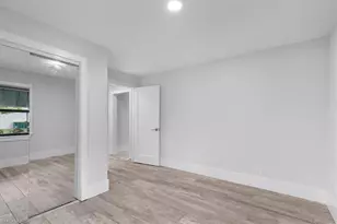 3240 Collee Ct, Naples, FL 34112 - Photo 10