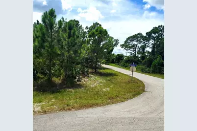 658/660 Creuset Ave S, Lehigh Acres, FL 33974 - Photo 2
